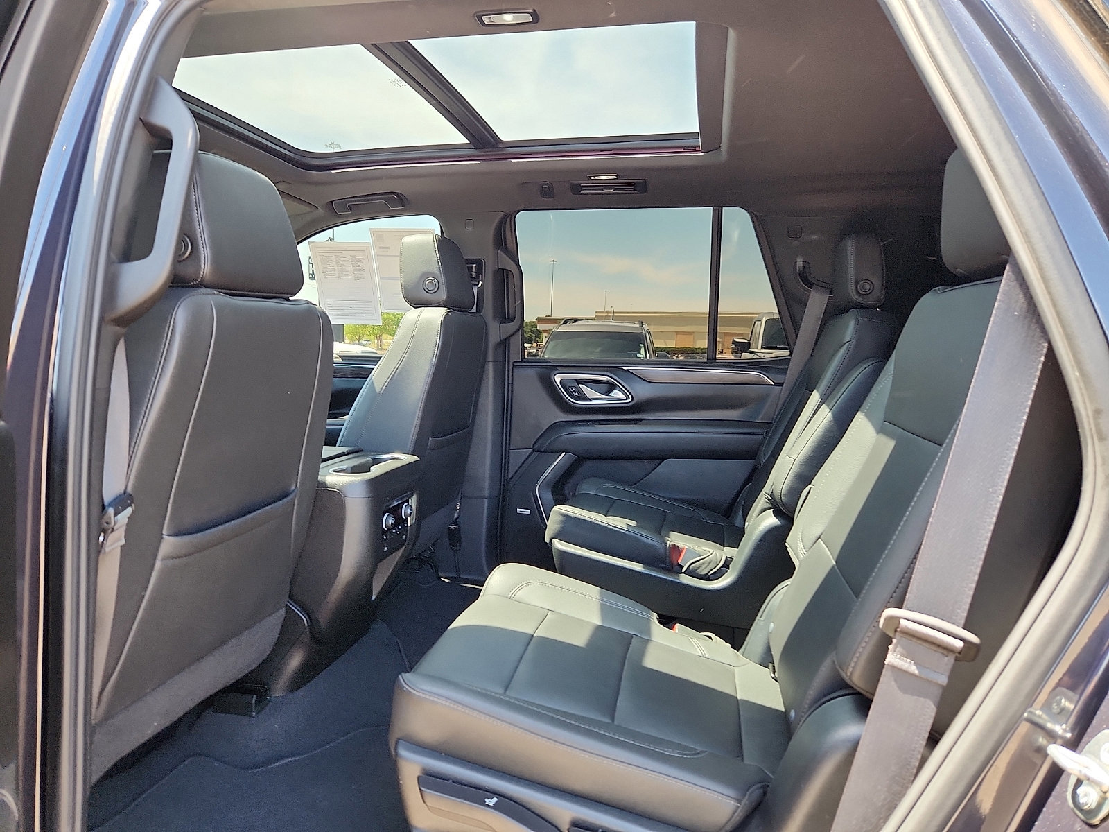 Used 2023 Chevrolet Tahoe Z71 w/ Luxury Package image 9