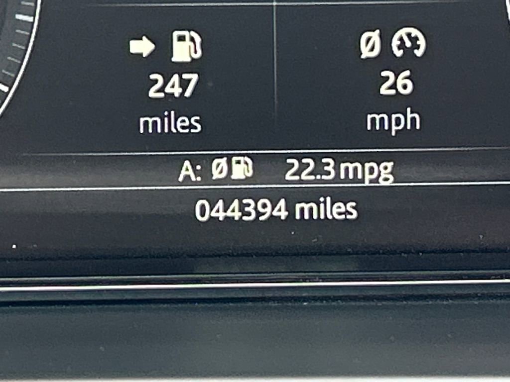 Used 2020 Jaguar E-PACE Checkered Flag image 22