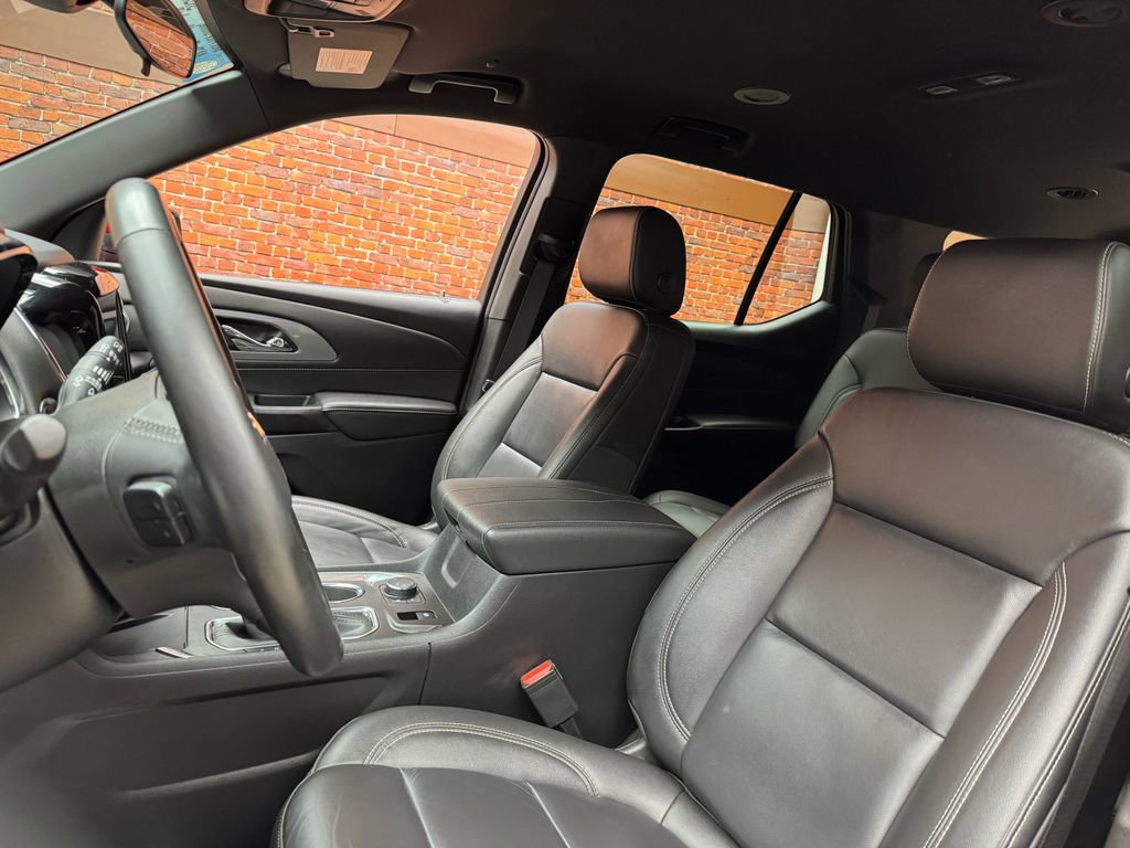 Used 2023 Chevrolet Traverse LT AWD/4WD image 23