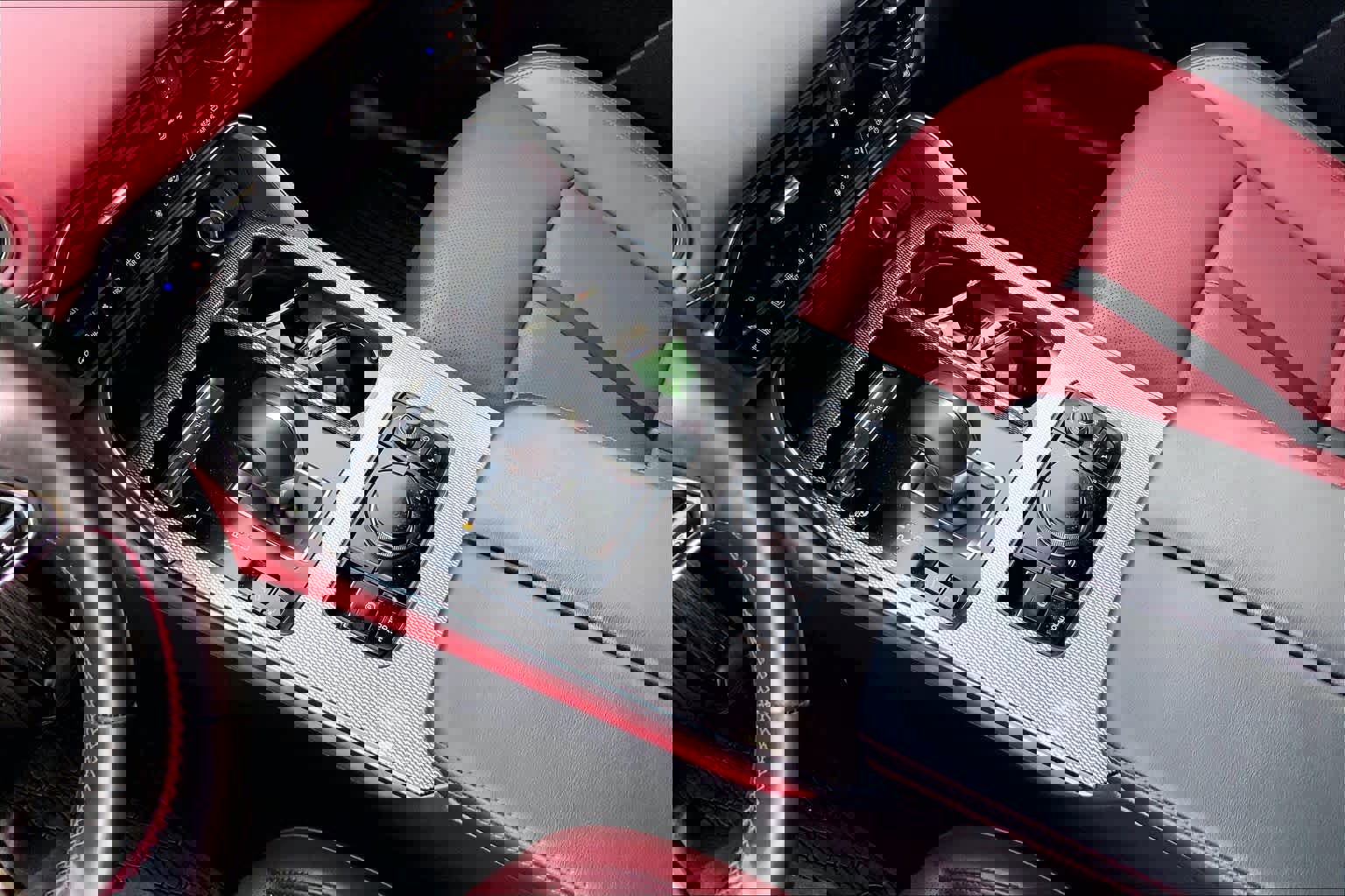 Used 2025 MAZDA CX-70 Plug-In Hybrid w/ Premium Plus image 14