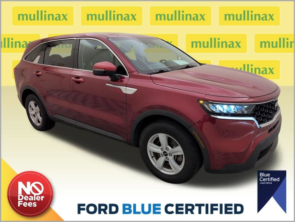 Used 2023 Kia Sorento LX image 8