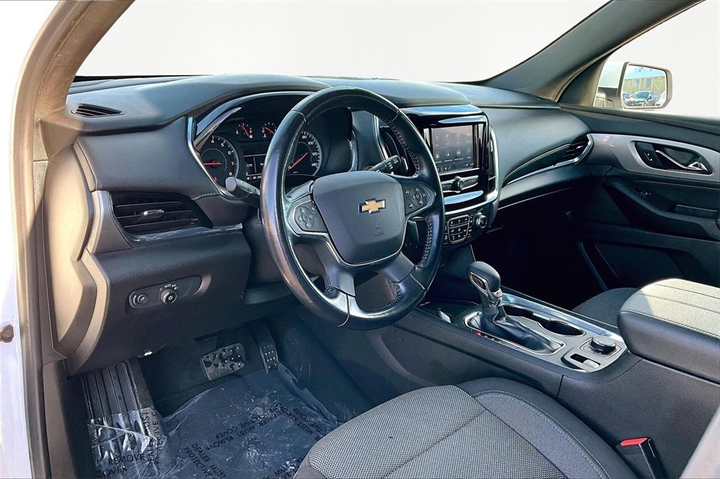 Used 2022 Chevrolet Traverse LT image 14