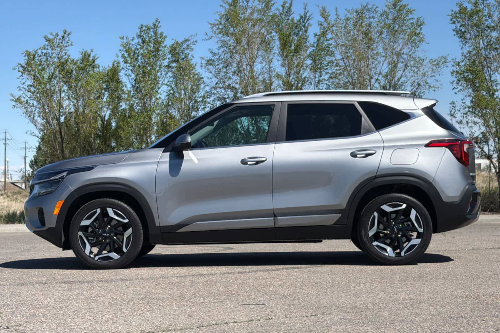Used 2024 Kia Seltos SX w/ SX Sunroof Package AWD/4WD image 5