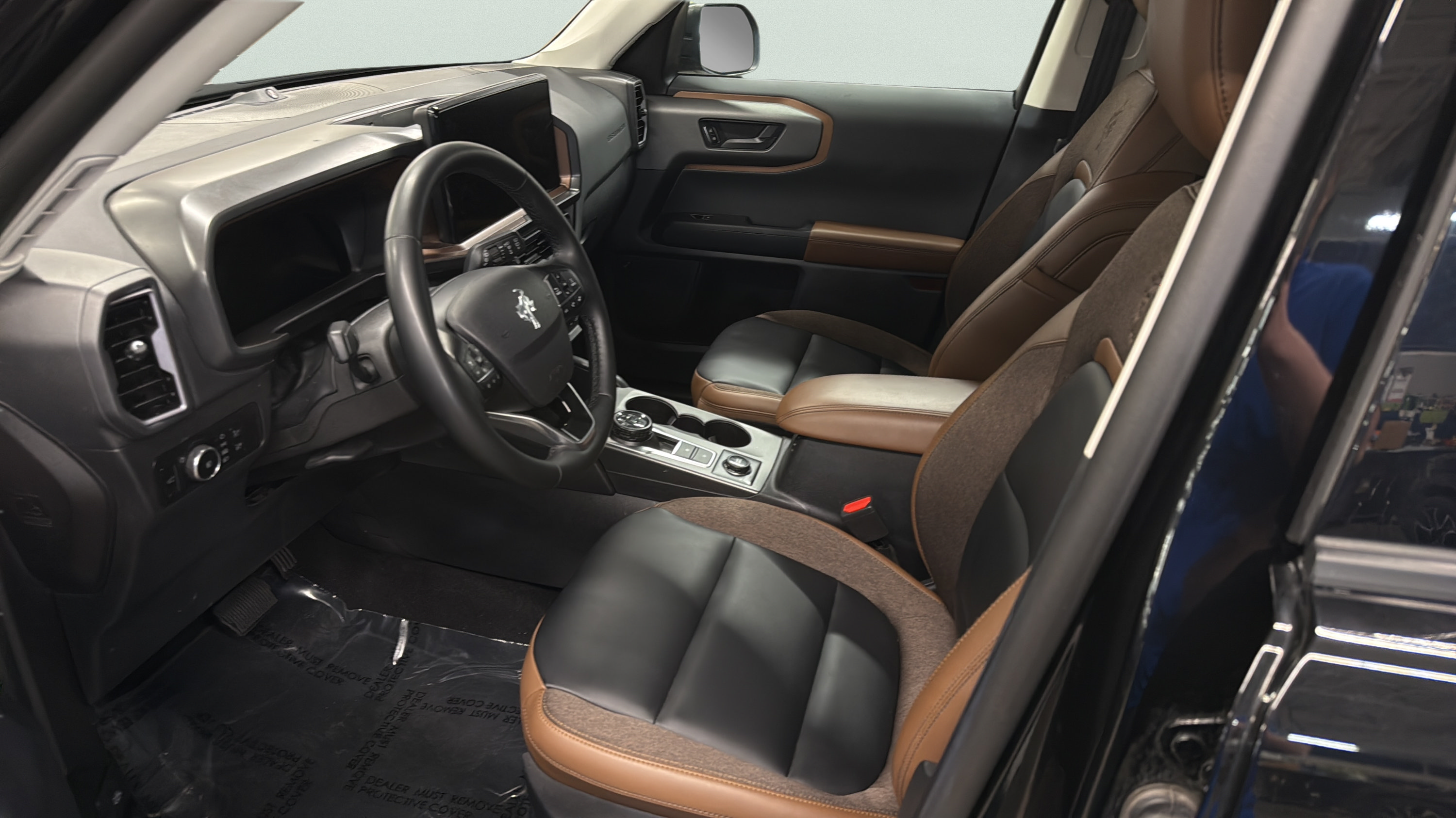 Certified 2025 Ford Bronco Sport Outer Banks w/ Outer Banks Tech Package+ AWD/4WD image 10