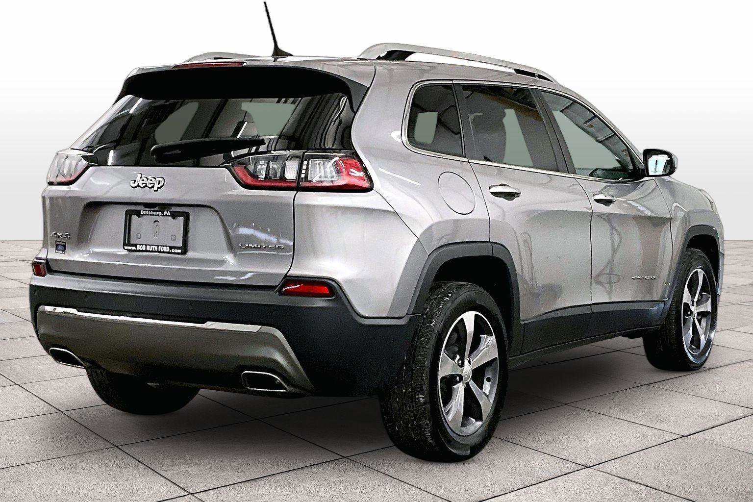 Used 2019 Jeep Cherokee Limited image 3