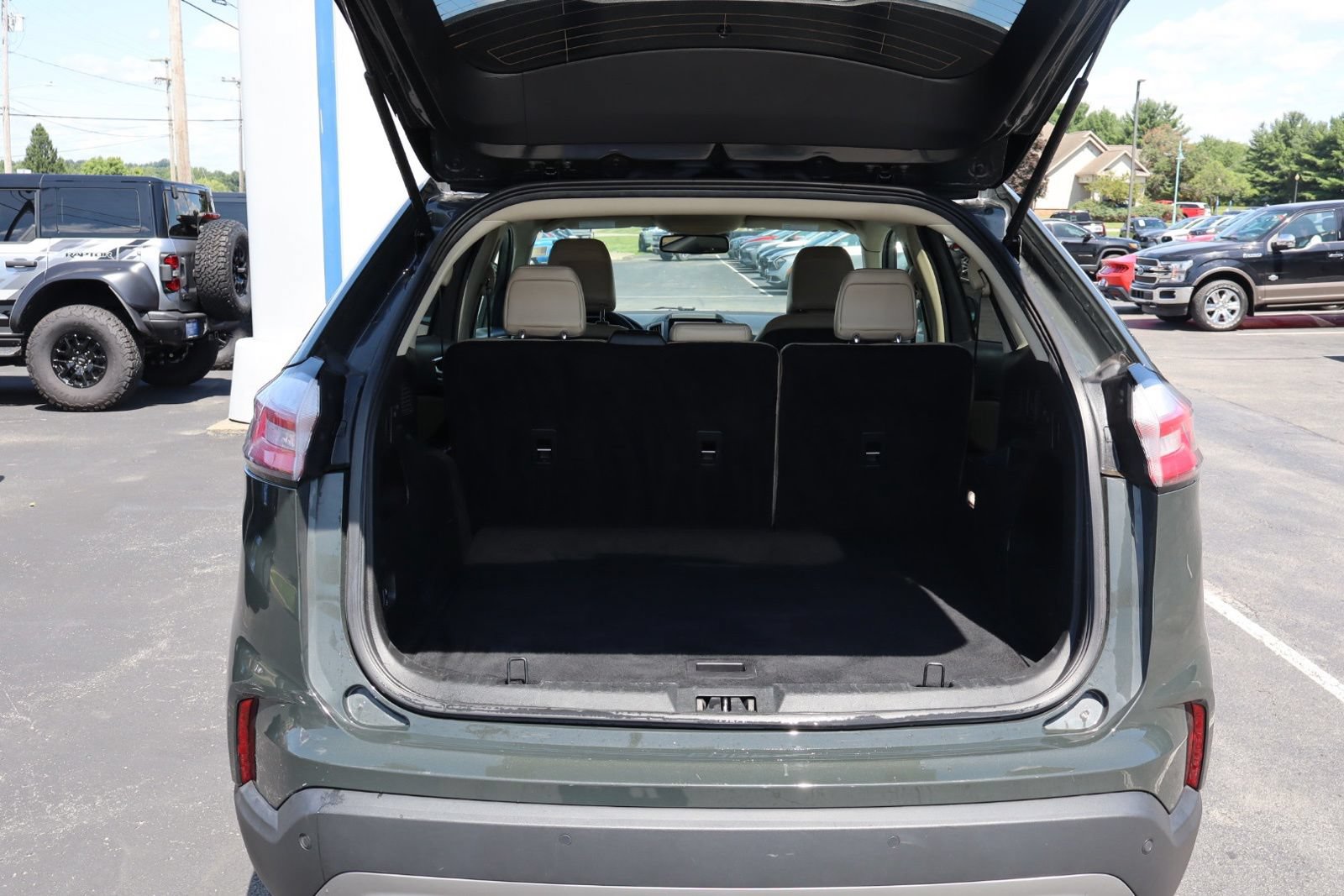 Certified 2024 Ford Edge SEL w/ Cargo Accessory Package AWD/4WD image 8