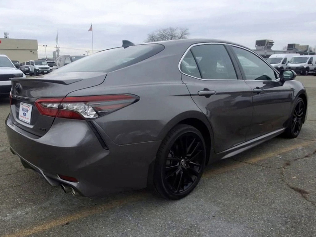 Used 2021 Toyota Camry XSE image 6