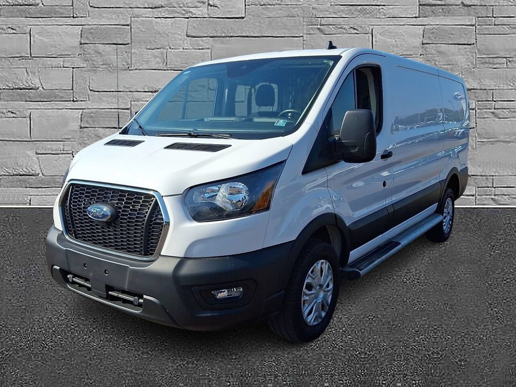 Certified 2025 Ford Transit 250 Low Roof w/ Exterior Upgrade Package RWD image 4