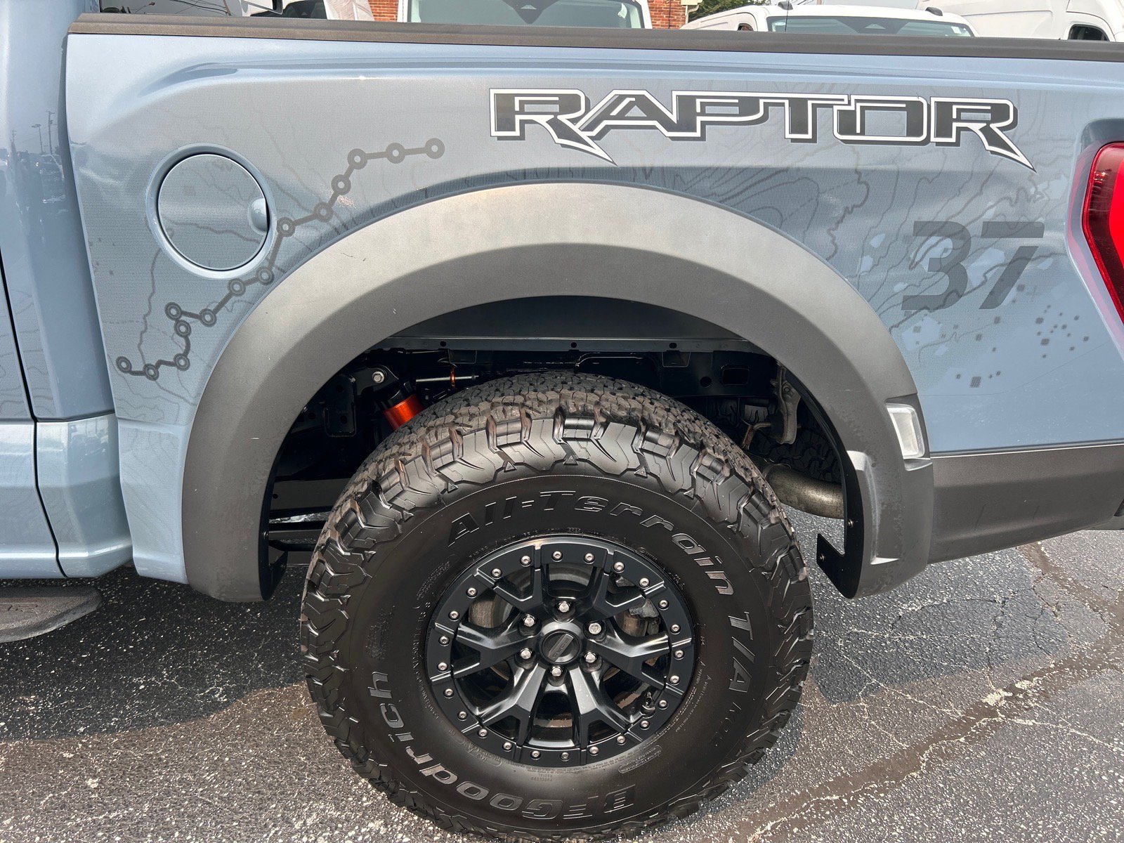 Certified 2023 Ford F150 Raptor w/ Raptor 37 Performance Package AWD/4WD image 33