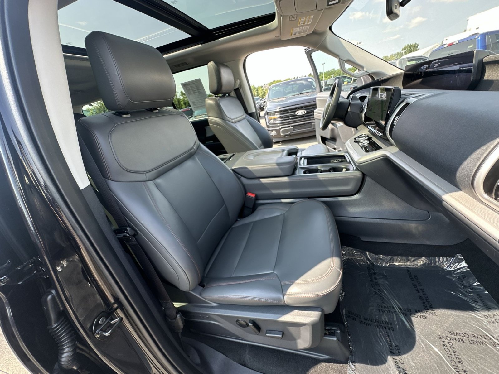 Certified 2025 Ford Expedition Active AWD/4WD image 36