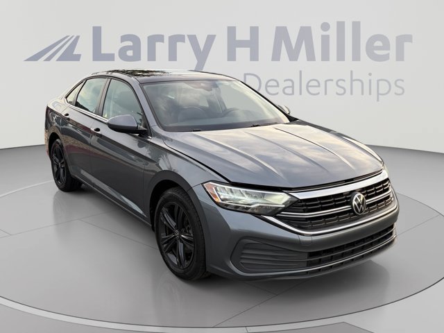 Used 2022 Volkswagen Jetta SE w/ Panoramic Sunroof Package FWD image 7