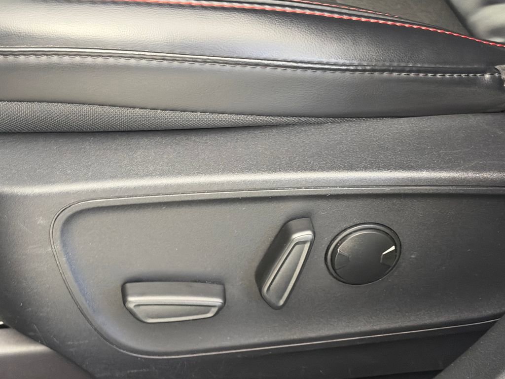 Certified 2025 Ford Escape ST-Line Select AWD/4WD image 26