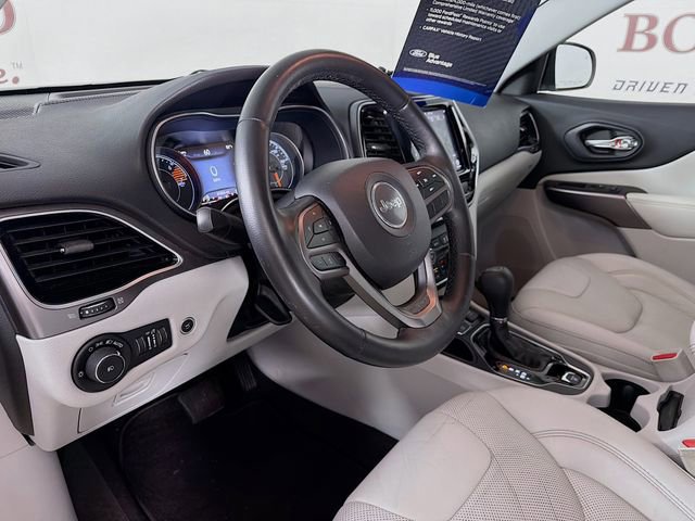 Used 2019 Jeep Cherokee Limited image 11