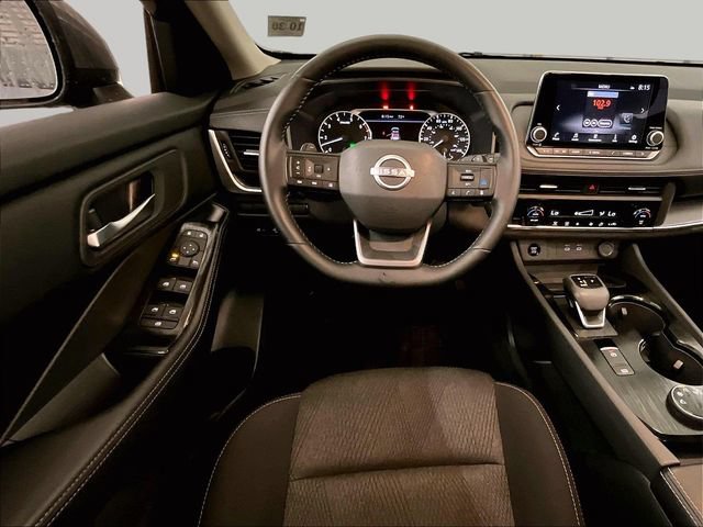 Used 2025 Nissan Rogue SV AWD/4WD image 5