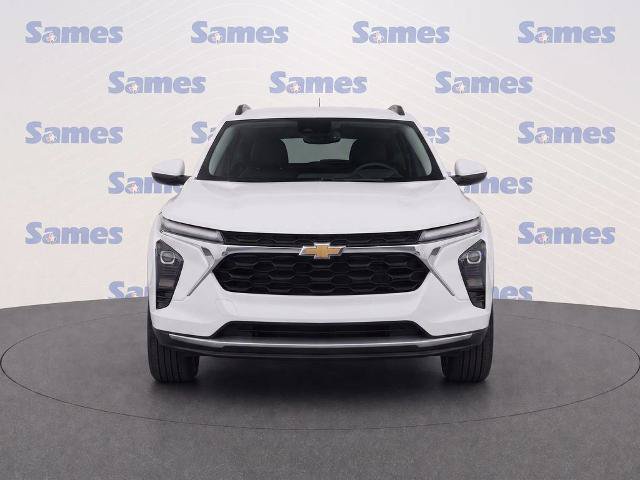 Used 2025 Chevrolet Trax LT w/ Driver Confidence Package FWD image 5