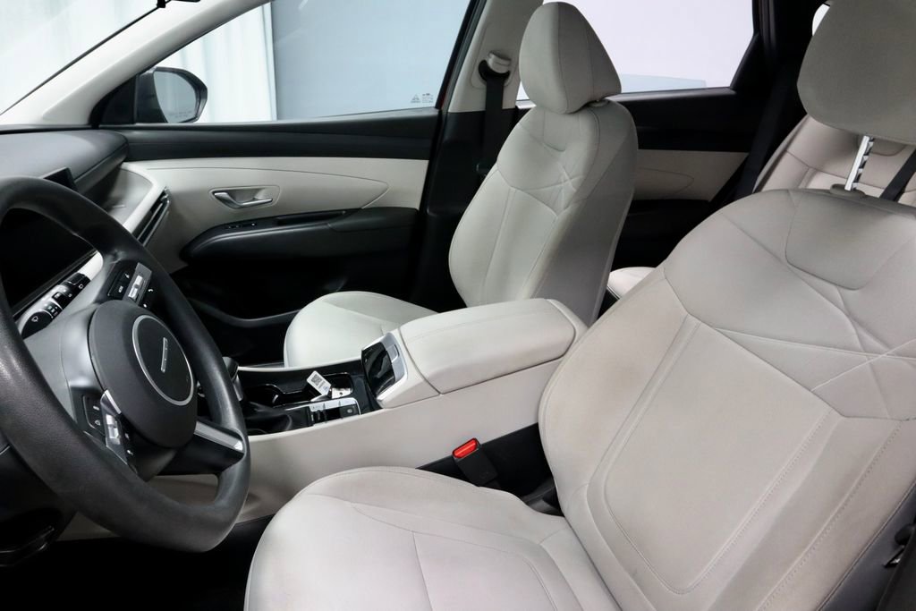 Used 2025 Hyundai Tucson SE AWD/4WD image 25