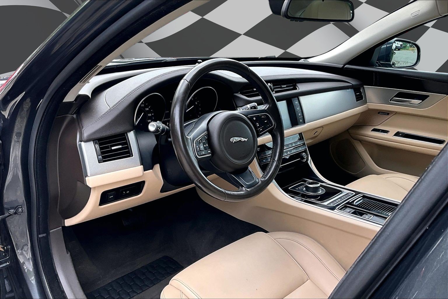 Used 2017 Jaguar XF Premium AWD/4WD image 15