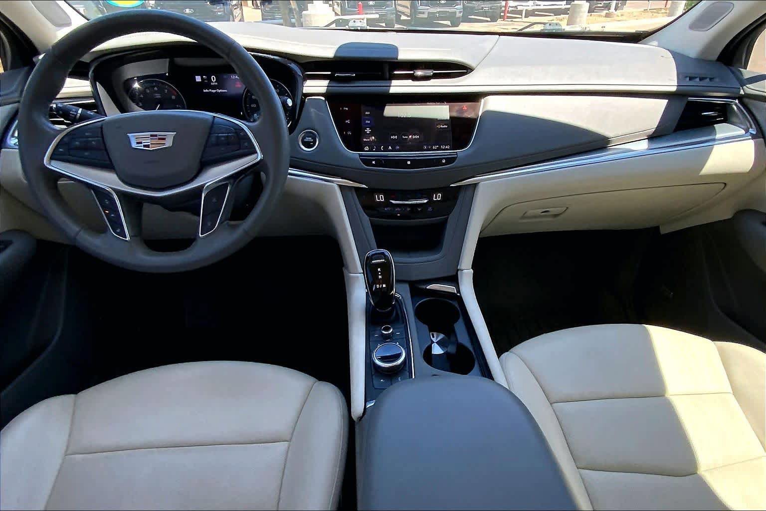 Used 2021 Cadillac XT5 Premium Luxury FWD image 16