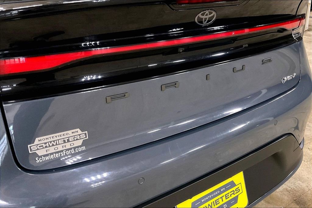 Used 2024 Toyota Prius LE FWD image 8