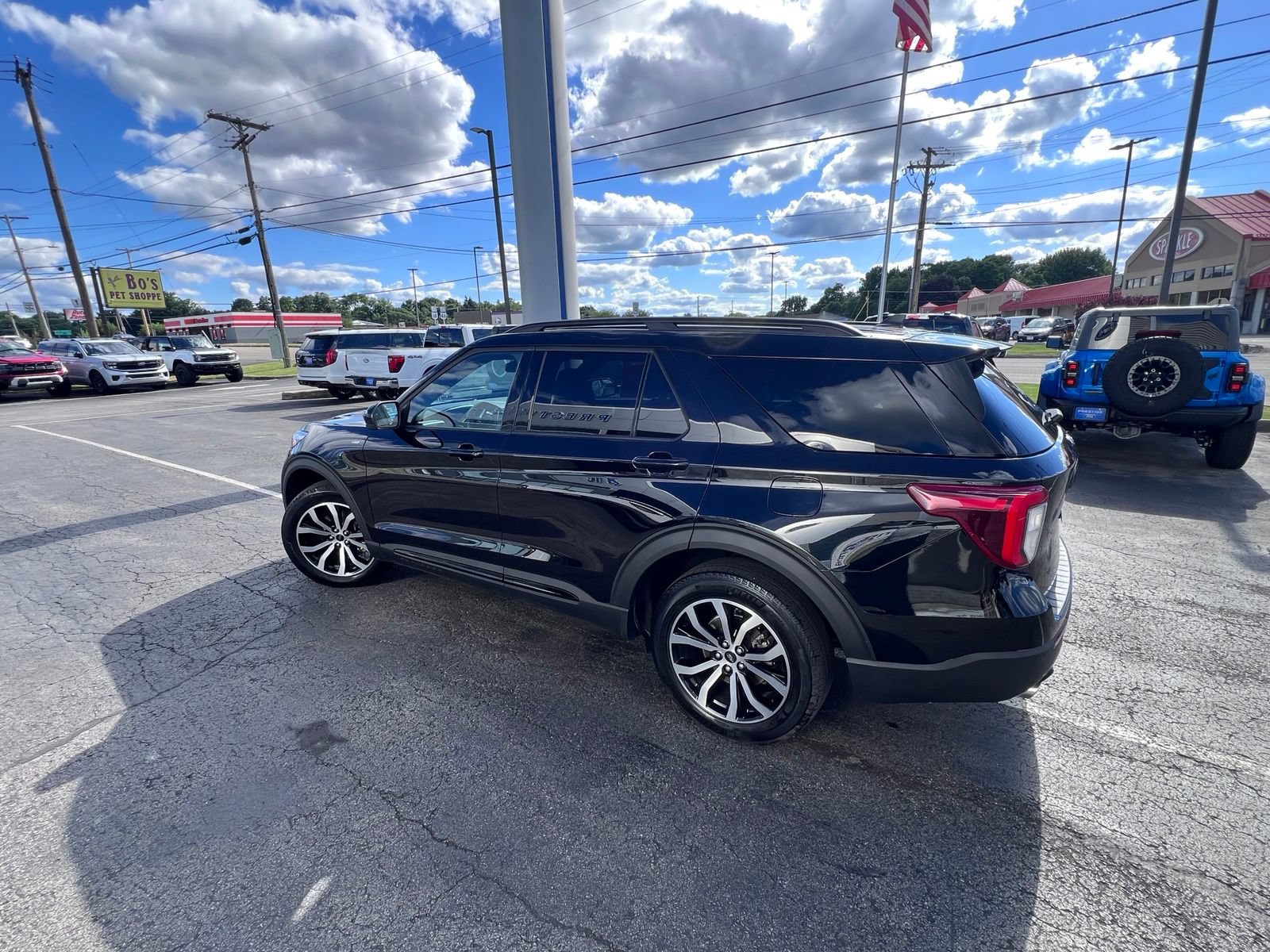 Certified 2023 Ford Explorer ST-Line AWD/4WD image 16