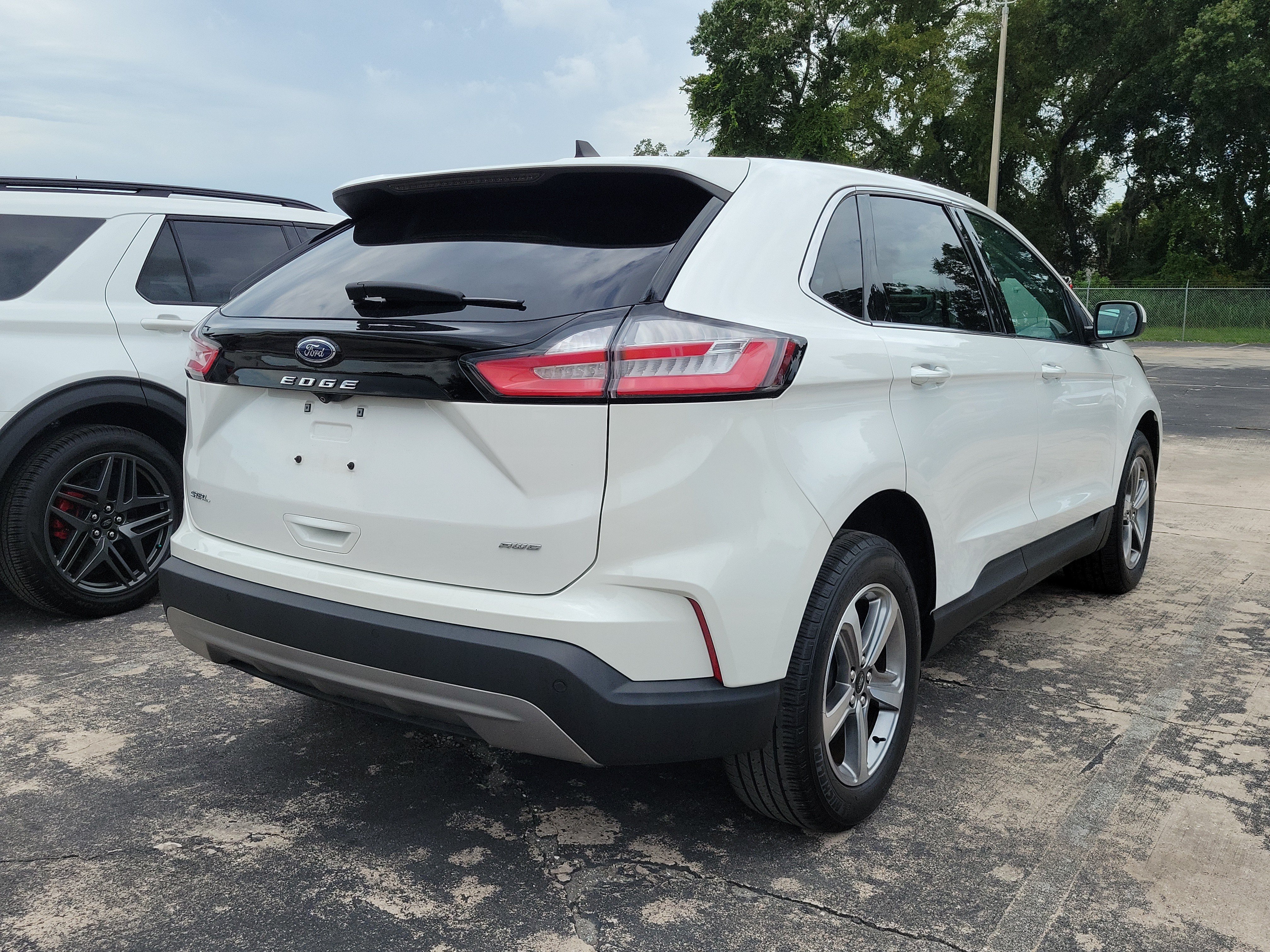 Certified 2023 Ford Edge SEL w/ Convenience Package AWD/4WD image 5