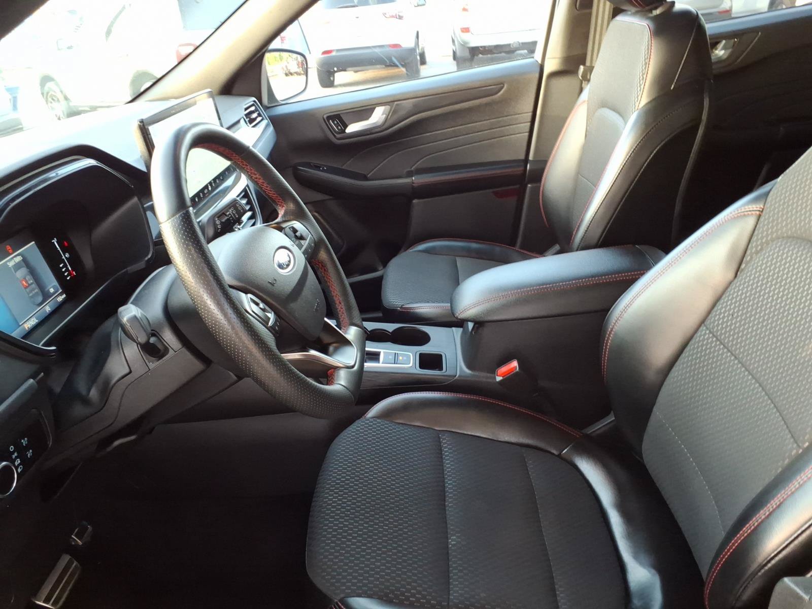 Certified 2024 Ford Escape ST-Line w/ Tech Pack #1 AWD/4WD image 10