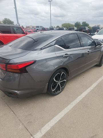 Used 2023 Nissan Altima 2.5 SR w/ SR Premium Package FWD image 3