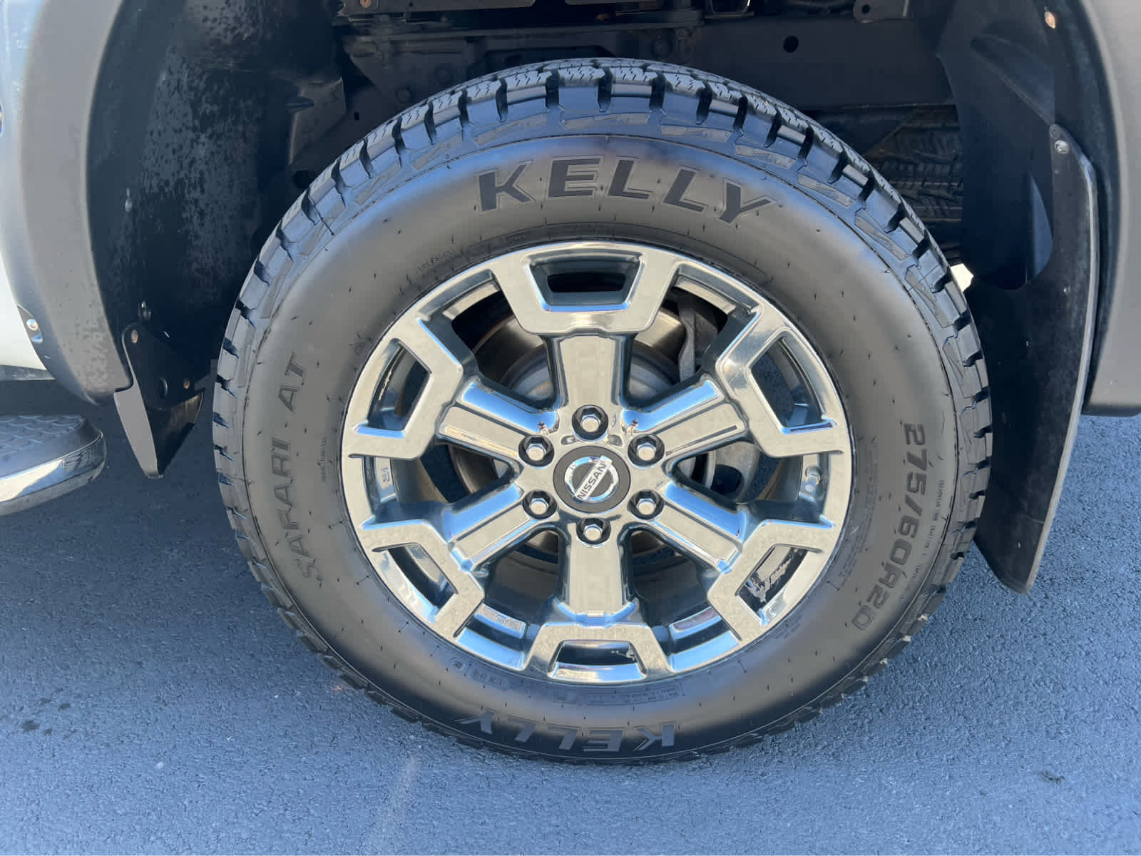 Used 2017 Nissan Titan SV image 14