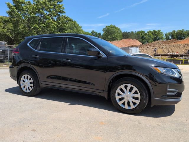 Used 2020 Nissan Rogue S FWD image 2
