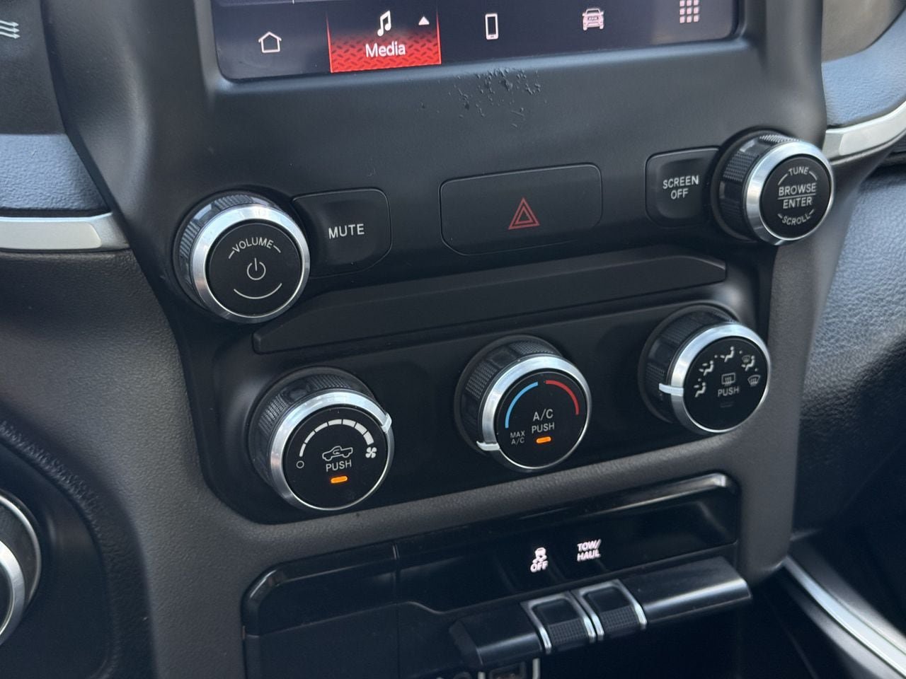 Used 2022 RAM 1500 Big Horn AWD/4WD image 18
