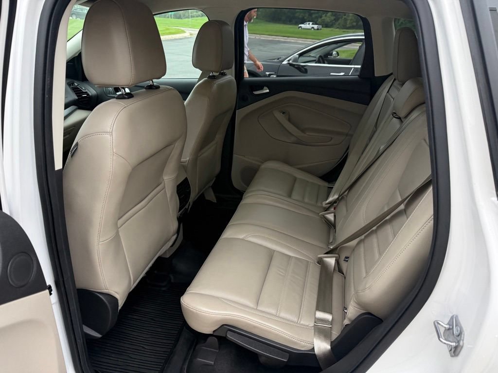Certified 2017 Ford Escape SE w/ SE Leather Comfort Package AWD/4WD image 18