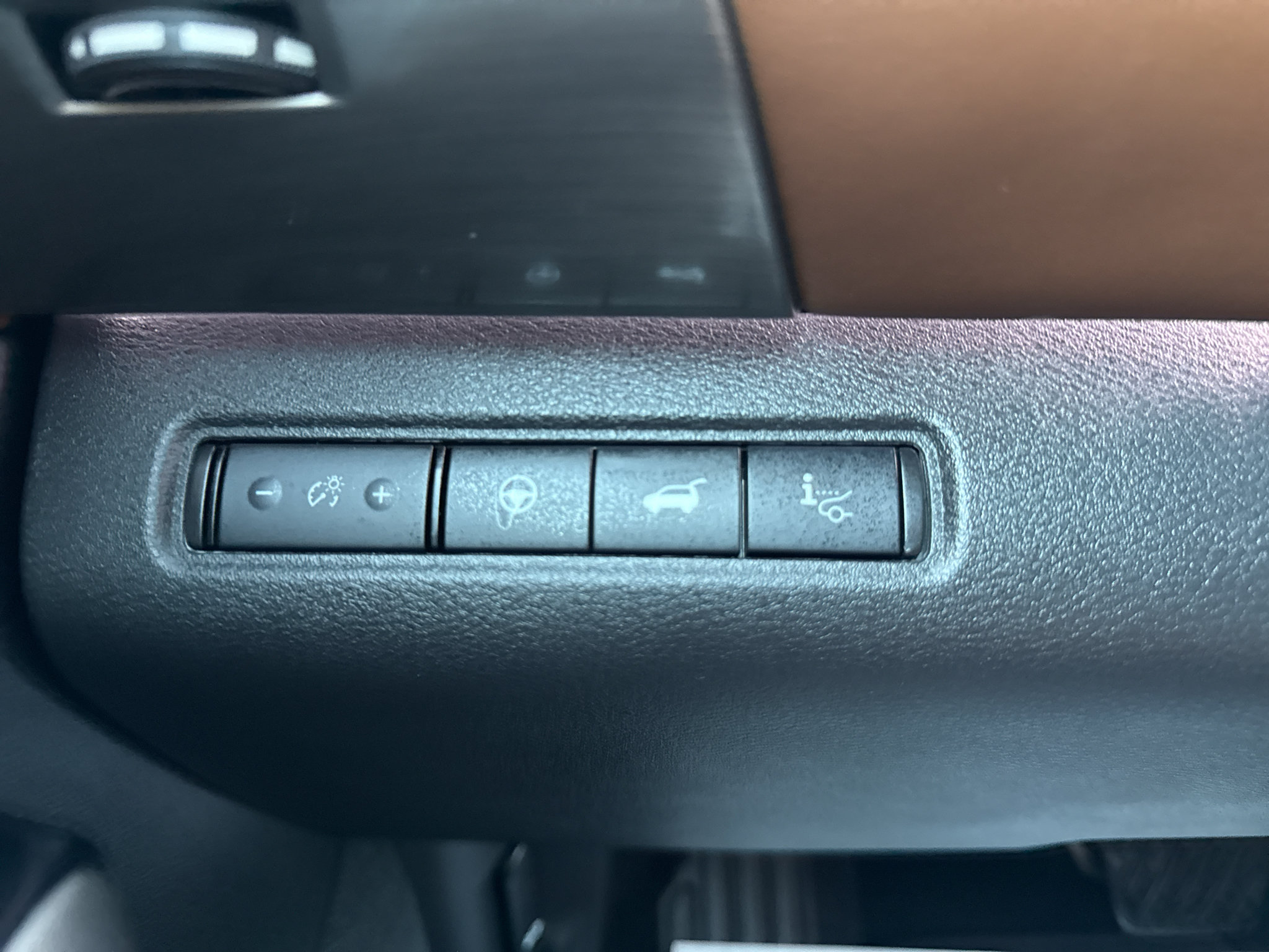 Used 2025 Nissan Pathfinder Platinum w/ Black Appearance Package FWD image 30