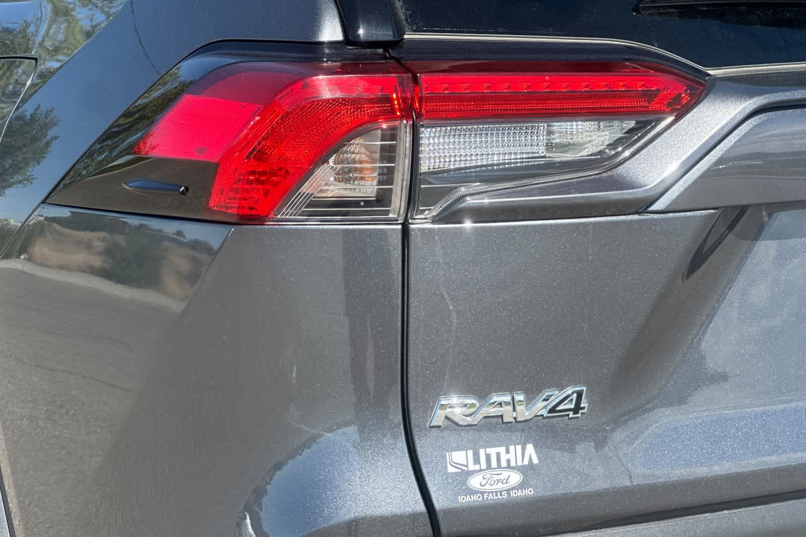 Used 2022 Toyota RAV4 XLE Premium AWD/4WD image 27