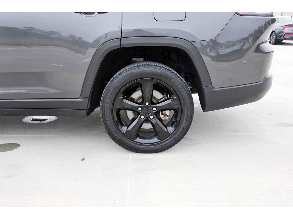 Used 2023 Jeep Grand Cherokee L Laredo image 31