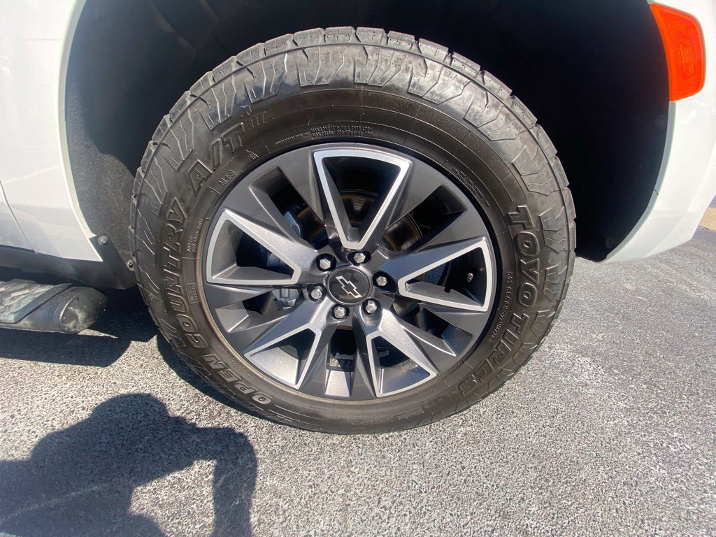 Used 2021 Chevrolet Tahoe Z71 w/ Luxury Package AWD/4WD image 30