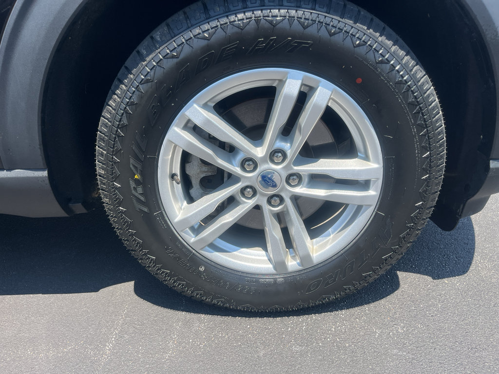Certified 2021 Ford Explorer XLT w/ Equipment Group 202A AWD/4WD image 9