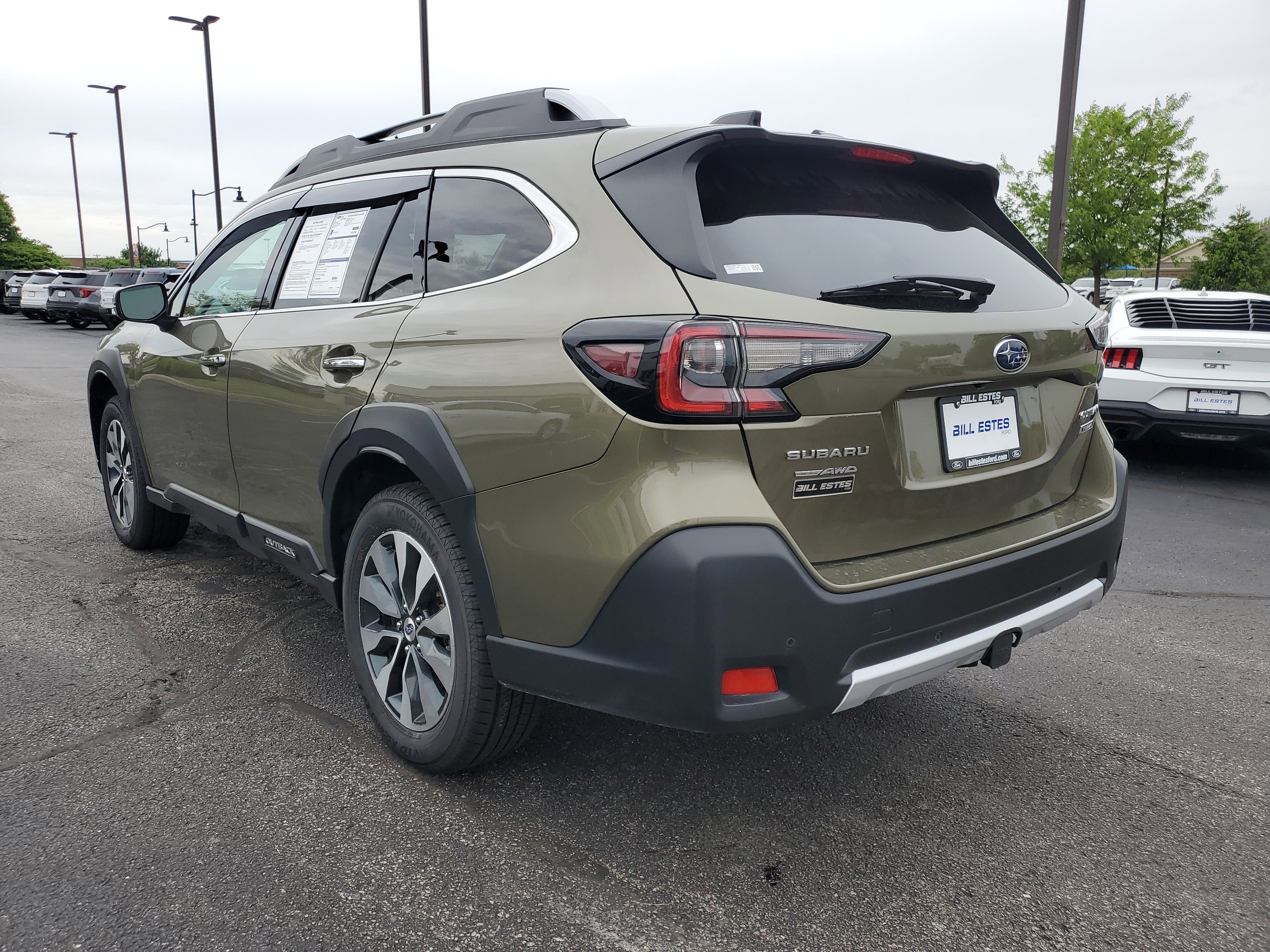 Used 2024 Subaru Outback Touring AWD/4WD image 2