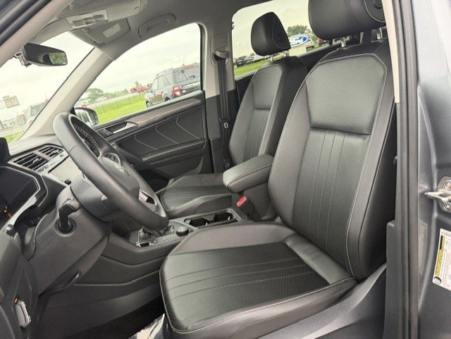 Used 2022 Volkswagen Tiguan SE AWD/4WD image 13