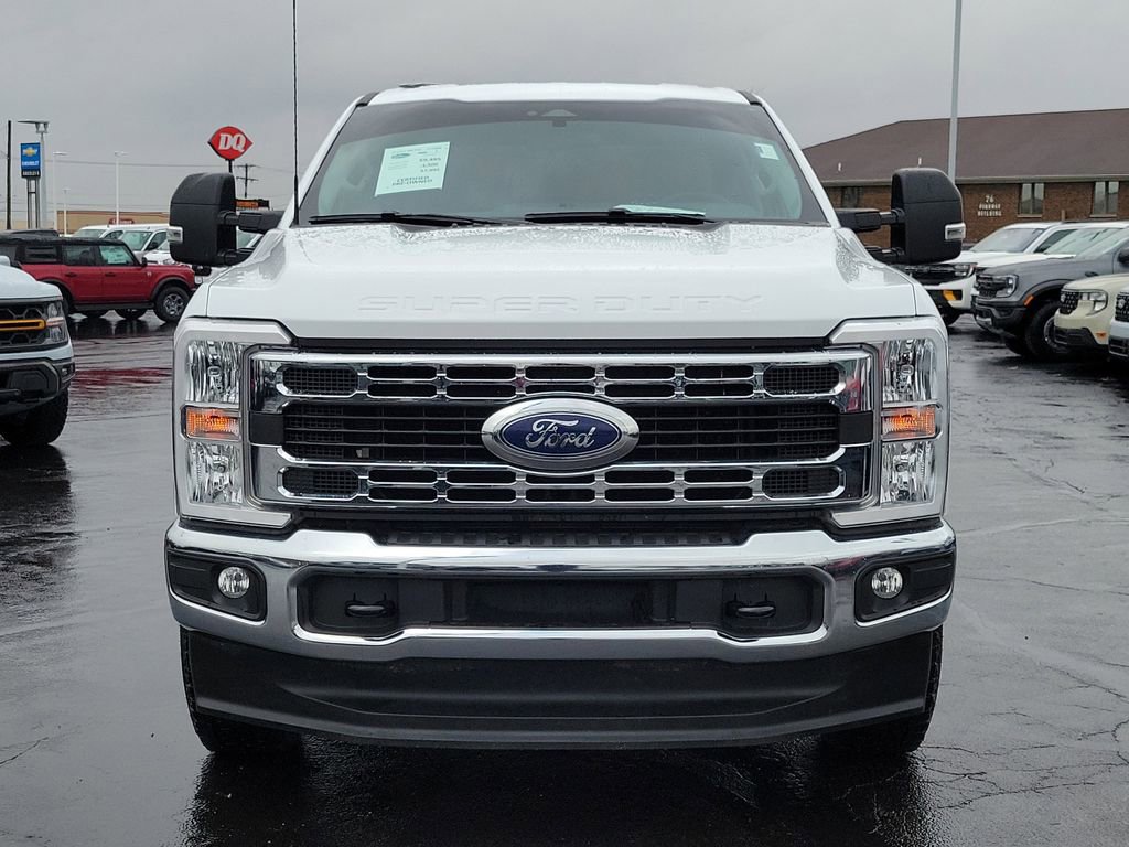 Certified 2025 Ford F250 XLT w/ FX4 Off-Road Package image 2