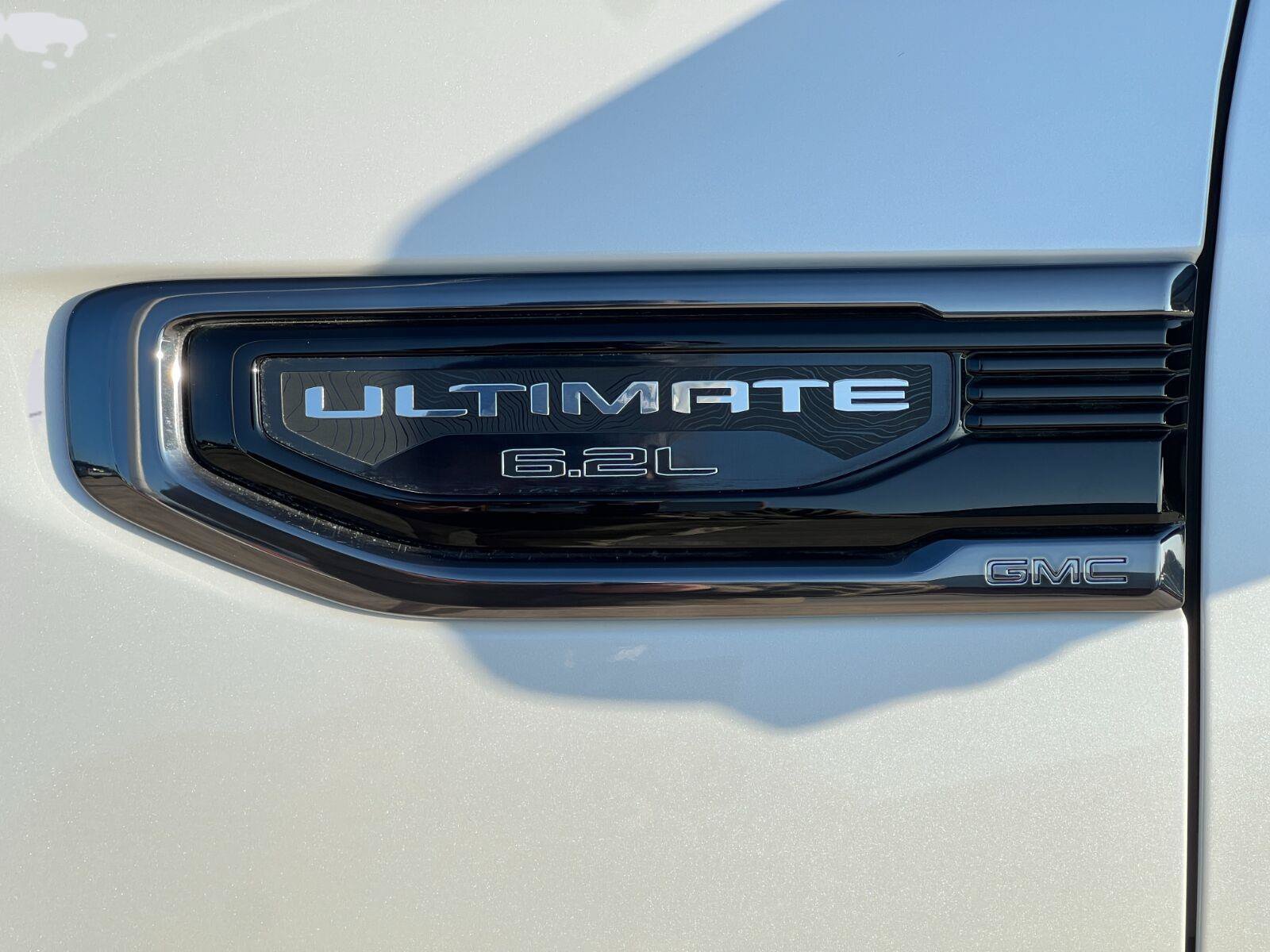 Used 2024 GMC Sierra 1500 Denali Ultimate AWD/4WD image 9