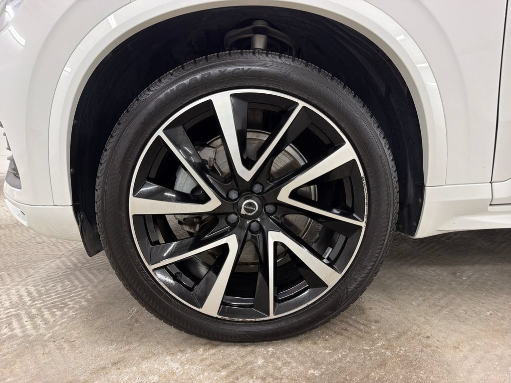 Used 2022 Volvo XC90 T6 Momentum w/ Advanced Package AWD/4WD image 13