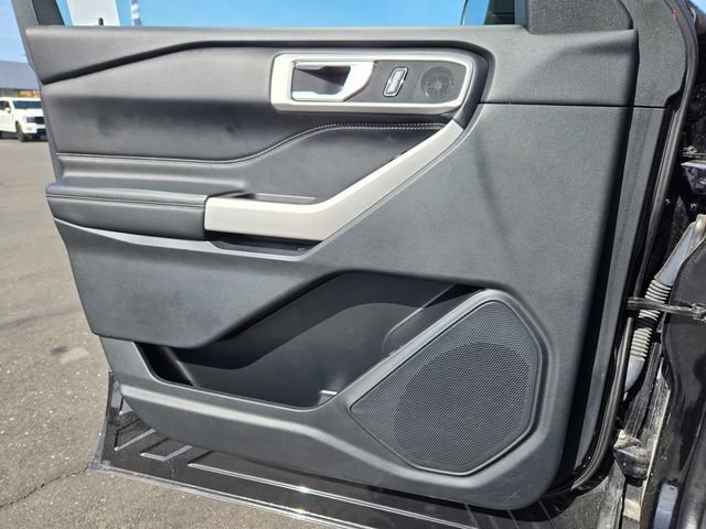 Certified 2022 Ford Explorer XLT w/ Equipment Group 202A AWD/4WD image 14
