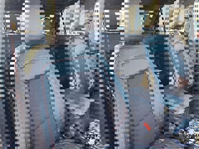 Certified 2022 Ford Explorer ST-Line w/ Class IV Trailer Tow Package image 33