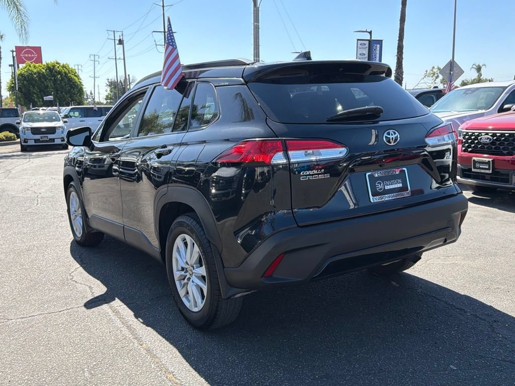 Used 2024 Toyota Corolla Cross LE FWD image 10