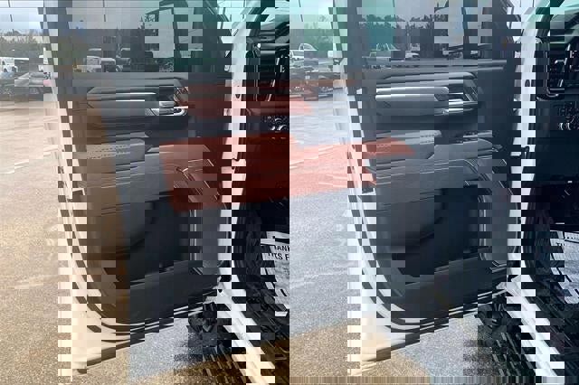 Used 2025 GMC Sierra 2500 Denali Ultimate image 23