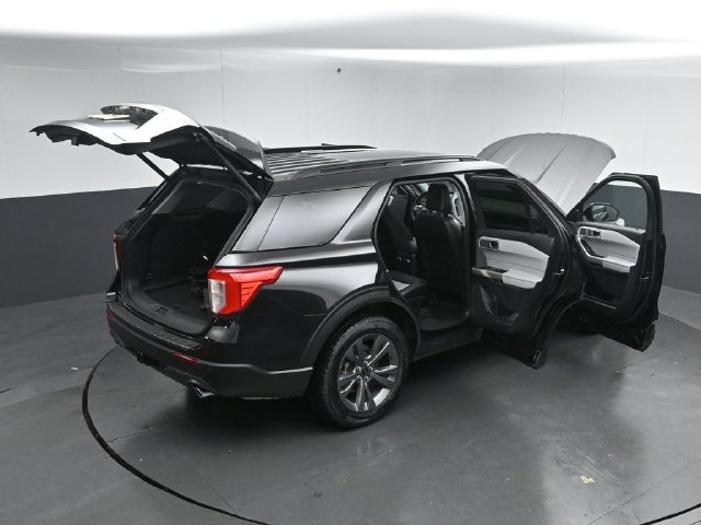 Certified 2024 Ford Explorer XLT w/ Equipment Group 202A AWD/4WD image 60