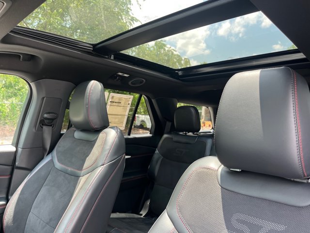 Certified 2025 Ford Explorer ST AWD/4WD image 7