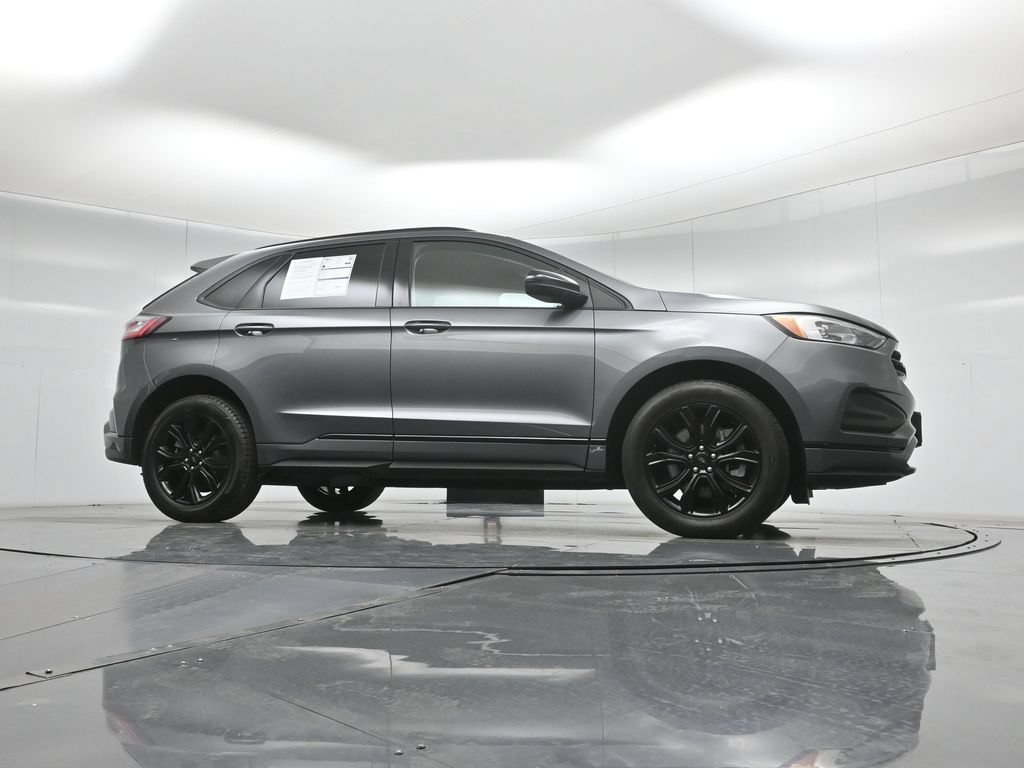 Certified 2023 Ford Edge SE w/ Black Appearance Package AWD/4WD image 4