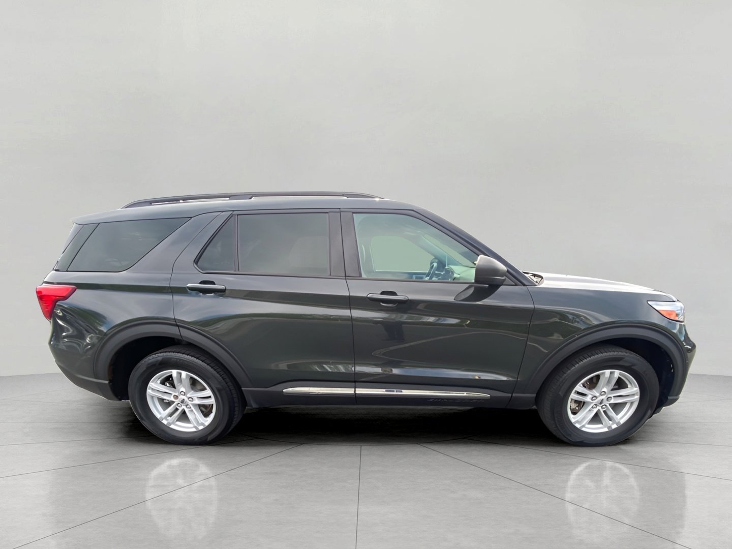 Certified 2023 Ford Explorer XLT w/ Equipment Group 202A AWD/4WD image 12