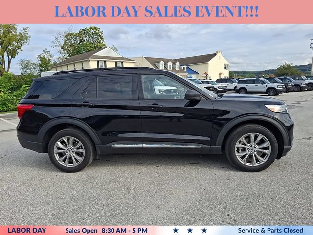 Certified 2023 Ford Explorer XLT w/ Equipment Group 202A AWD/4WD image 7